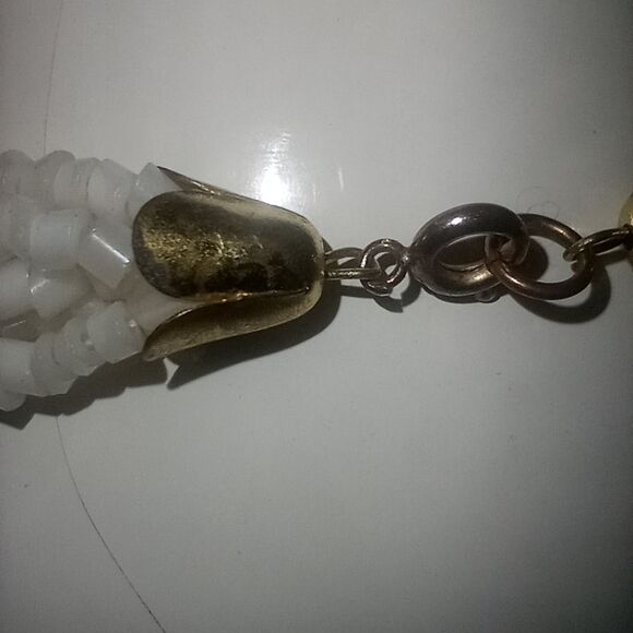 Vintage Multi Strand White Bead Necklace 24 in Long EUC - Picture 3 of 7